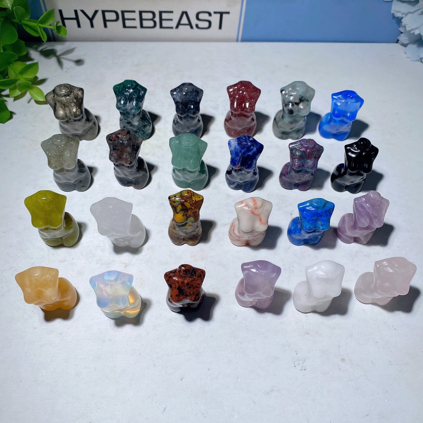 1.4" Mixed Crystal Model Carvings Bulk Wholesale