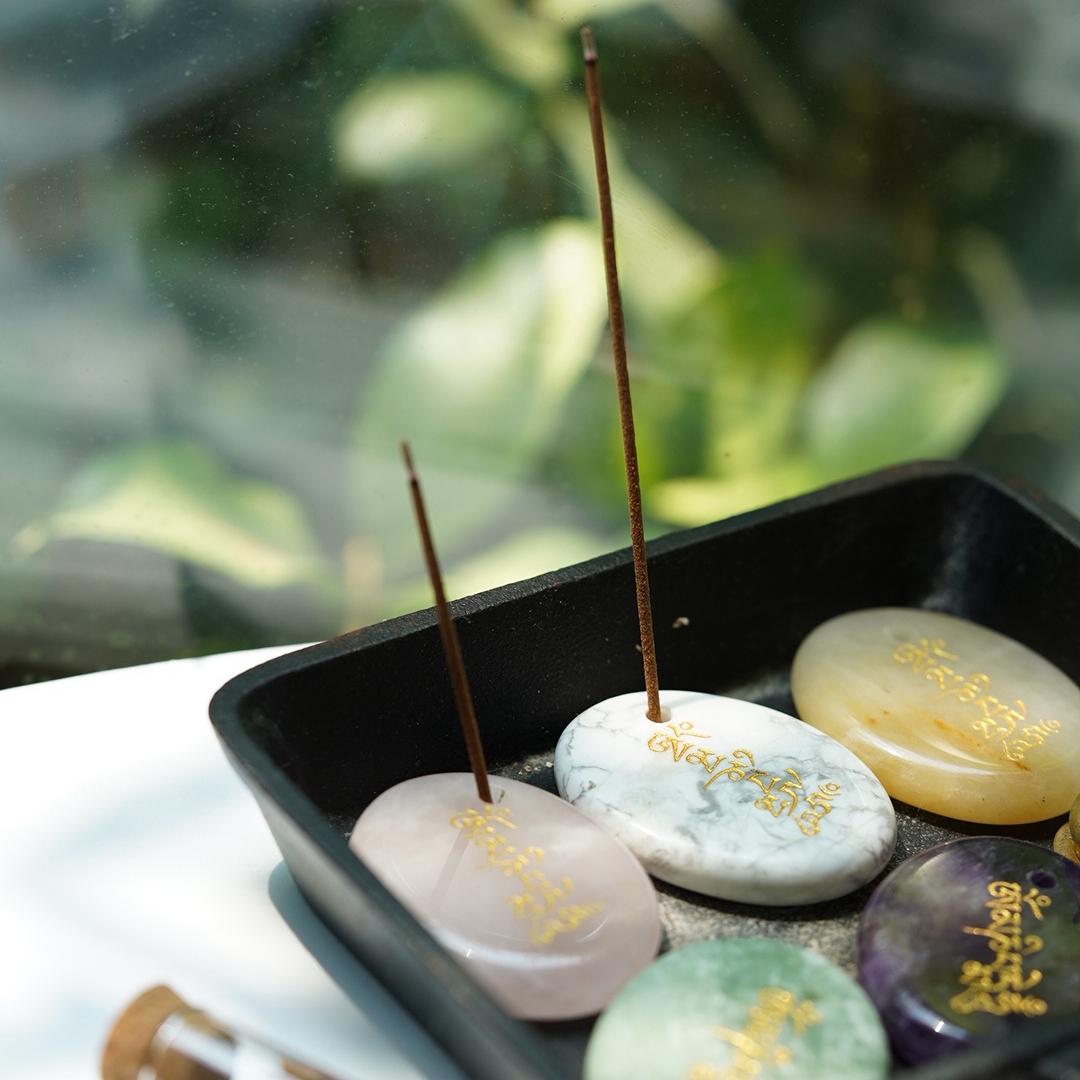 atural Crystal Om Mani Padme Hum ( Six-Syllable Mantra ) Worry Stone Incense Holder  Keychain Bag Hanging DIY