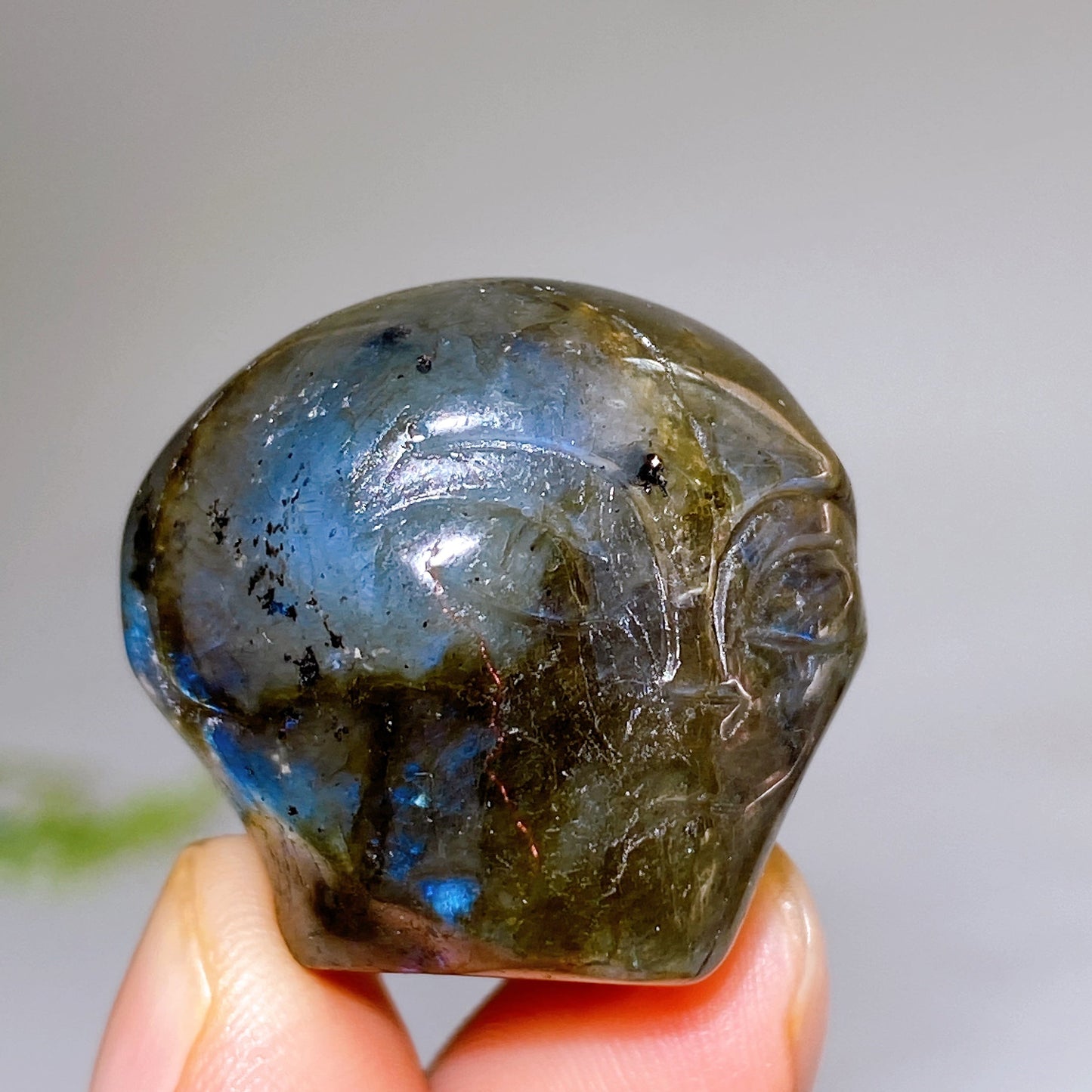 1.0" Crystal Alien Skull Carving for Halloween Wholesale
