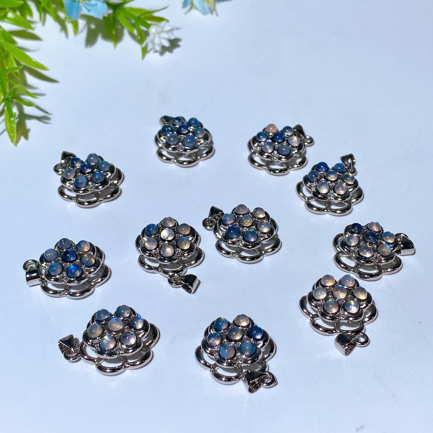 20mm Golden Rutialted Quartz Labradorite Amethyst Spin Flower Pendant Crystal healing Bulk Wholesale