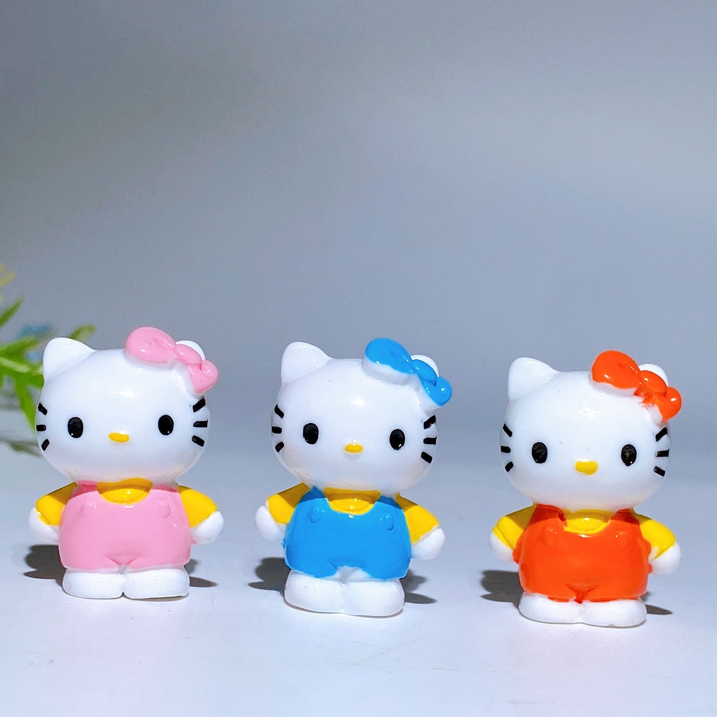 30mm Mini Resin Hello Kitty Carving Crystal Healing Bulk Wholesale