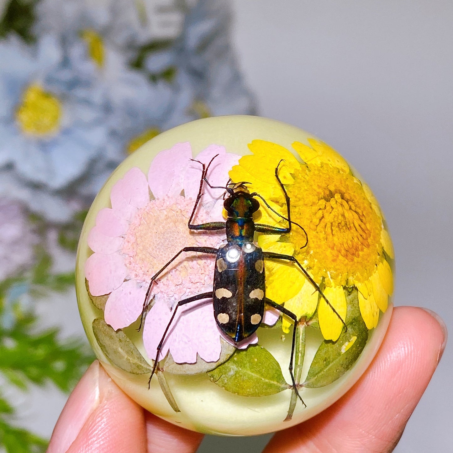 45mm Luminous Resin with Insect Free Form Crystal Healing Bulk Wholesale