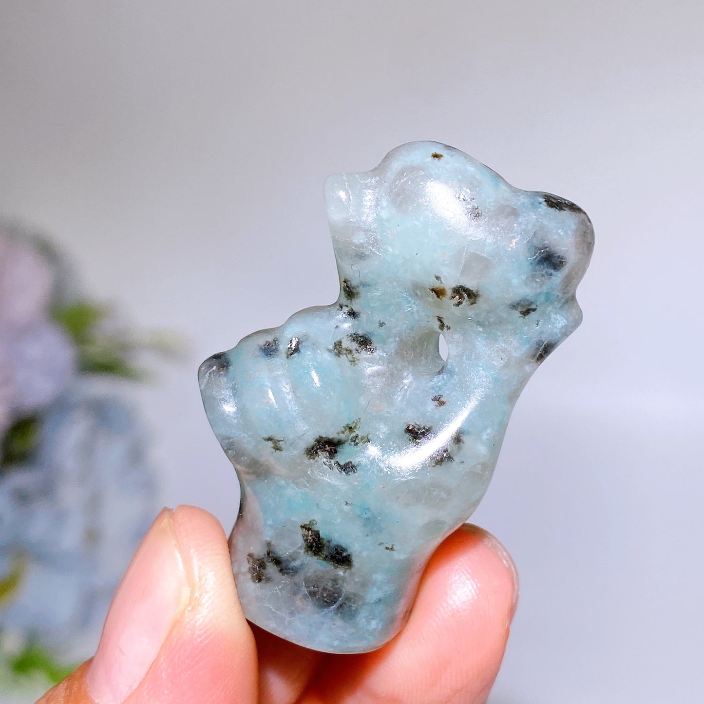1.7" Crystal Finger Heart Carving Crystal Healing Bulk Wholesale