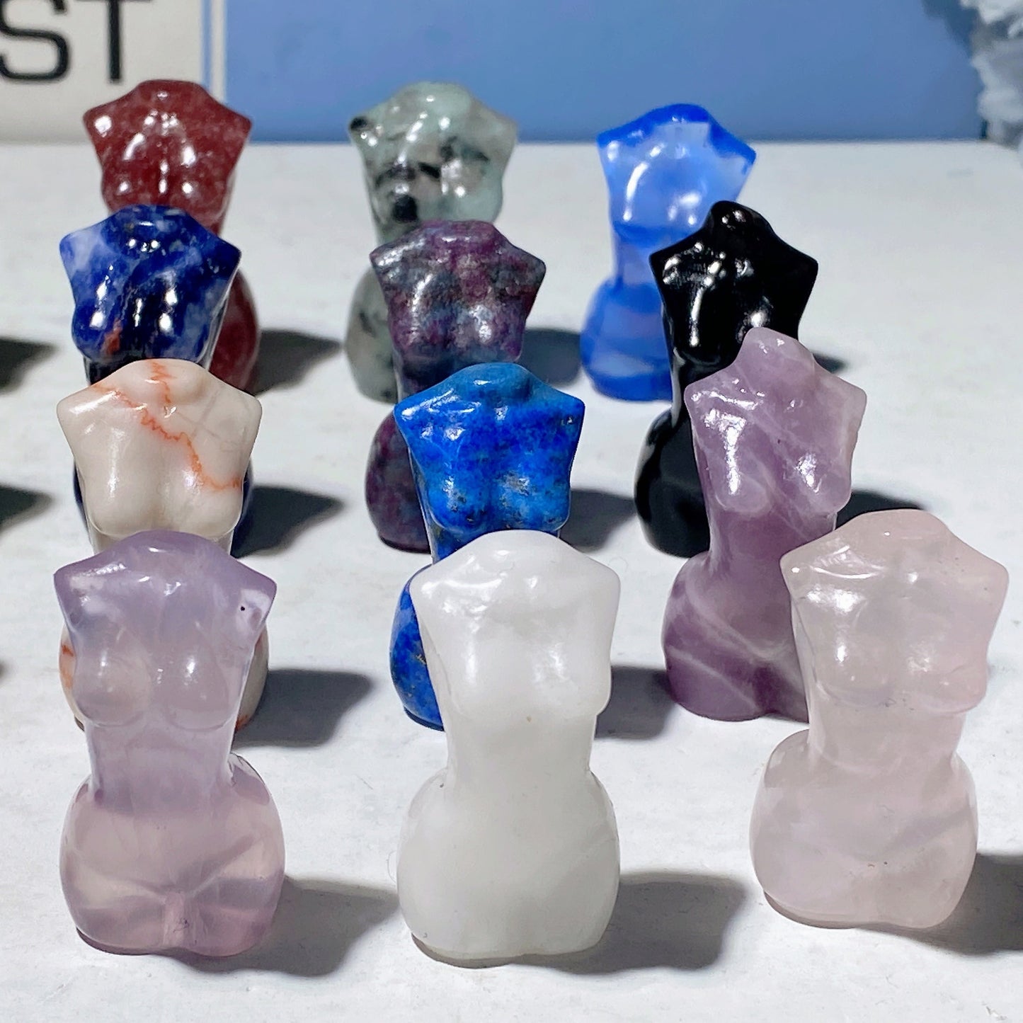 1.4" Mixed Crystal Model Carvings Bulk Wholesale